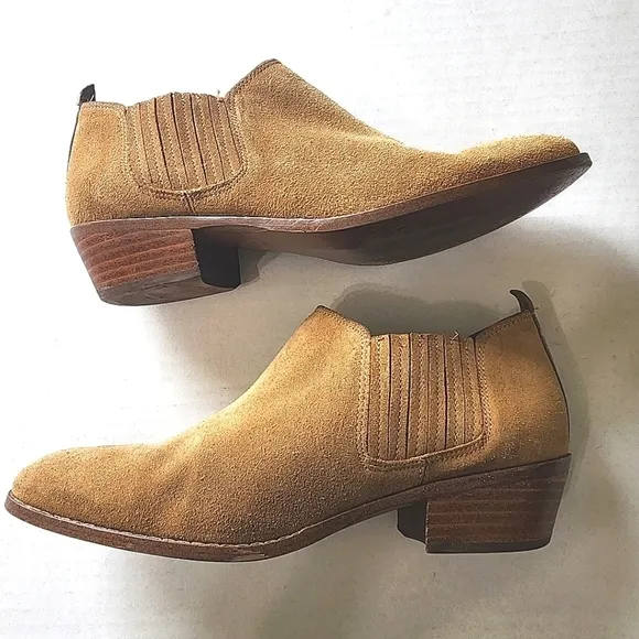 🌸 Coach | Brown Suede Ankle Boots, size 8