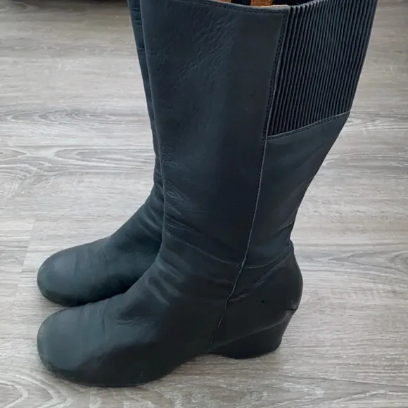 ❤️ Gentle Souls Classic Wedge Heeled Black Boots Size 9M
