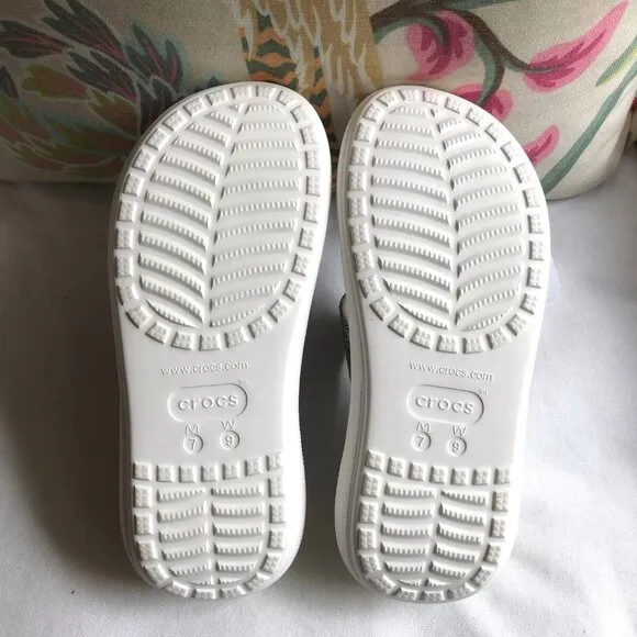💙 NEW Crocs Classic Crush Butterfly Sandals 9