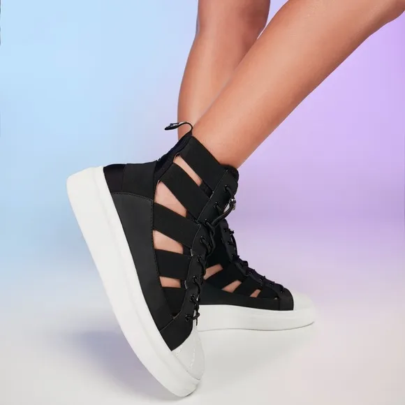 ★ NWOT Fessura Edge Open High-Top Sneakers - Black/White ★