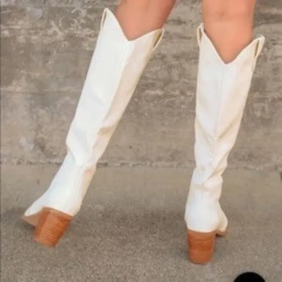 - NWOT Princess Polly Billini Off White Boots 6‎