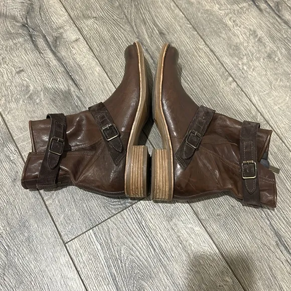 • Paul Green • Women’s Ally Belted Ankle Moto Boots Buckled Straps Leather