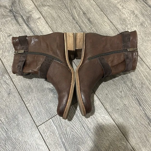 • Paul Green • Women’s Ally Belted Ankle Moto Boots Buckled Straps Leather