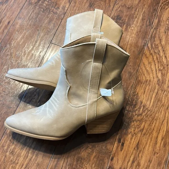 - Rachel Zoe Rocky Taupe cowboy boots  NEW