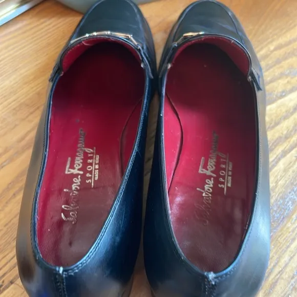 🐾 Salvatore Ferragamo black loafers with silver hardware