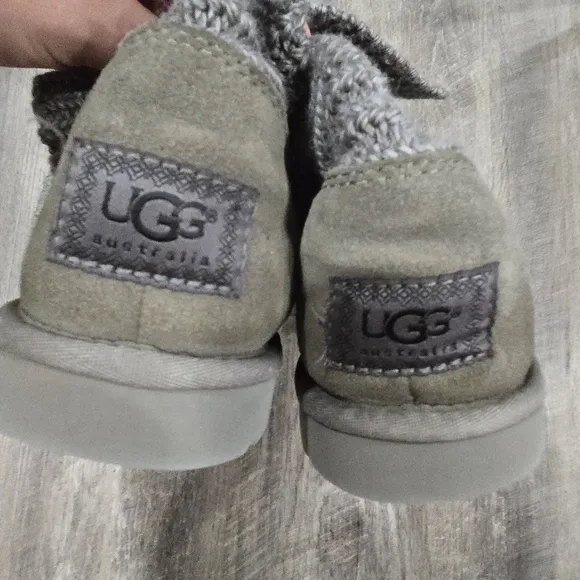 🐢 UGG | Classic Cardy Sweater Knit Boots Size 8