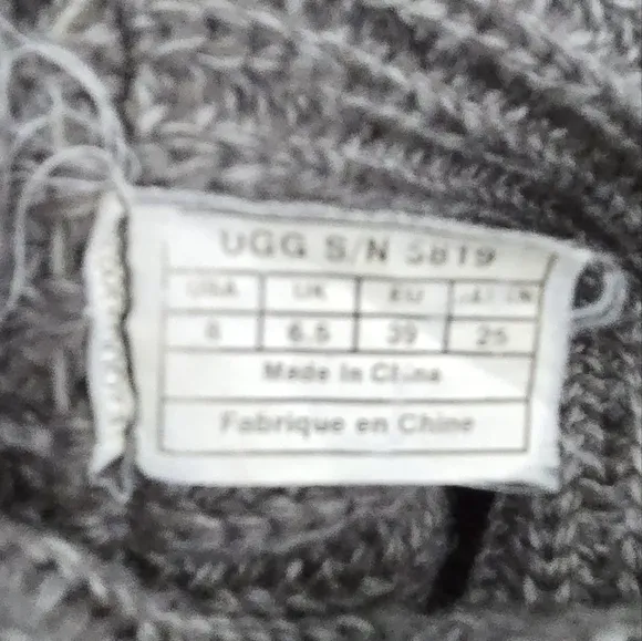 🐢 UGG | Classic Cardy Sweater Knit Boots Size 8