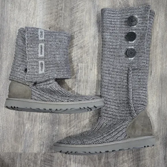 🐢 UGG | Classic Cardy Sweater Knit Boots Size 8