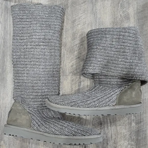 🐢 UGG | Classic Cardy Sweater Knit Boots Size 8