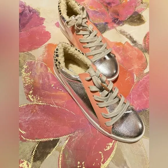 🛍️ Women’s  Natural Breeze Dale  Silver Metallic fashion Sneaker Size: 8 1/2💥