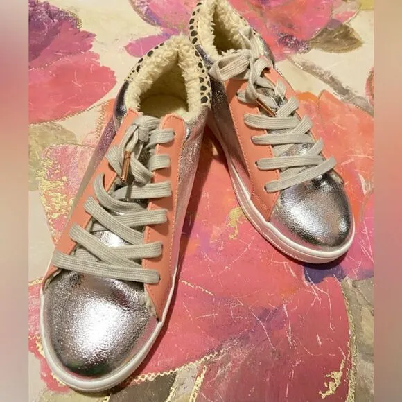 🛍️ Women’s  Natural Breeze Dale  Silver Metallic fashion Sneaker Size: 8 1/2💥