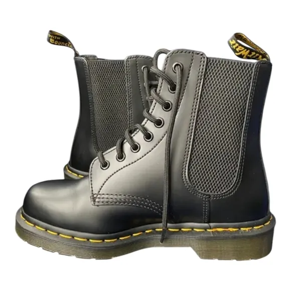1460 harper black Dr. Martens Black Leather lace up Boots
