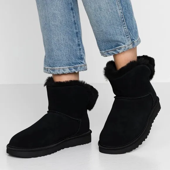 $170 UGG classic bling mini boots size 6 new in box