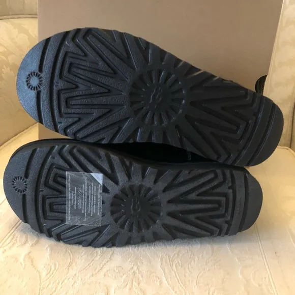 $170 UGG classic bling mini boots size 6 new in box