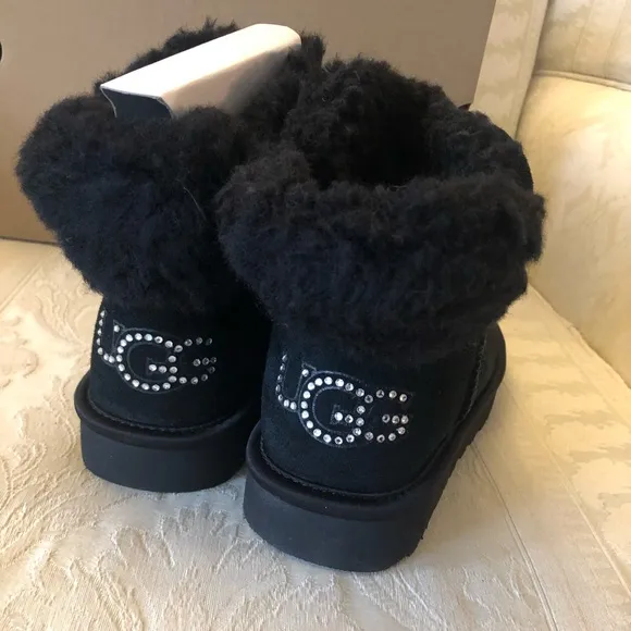 $170 UGG classic bling mini boots size 6 new in box