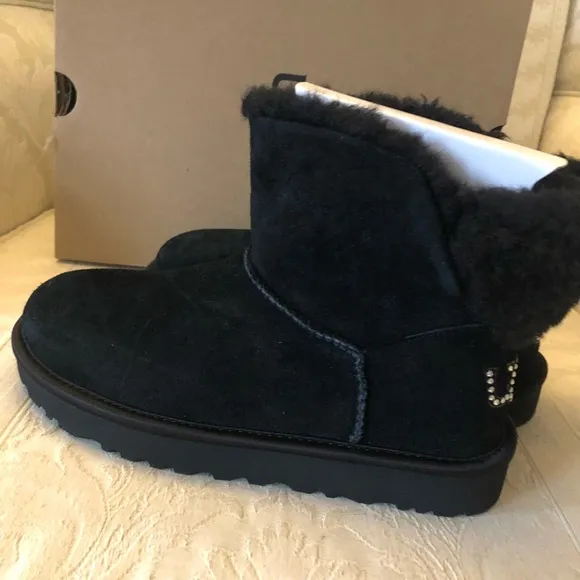 $170 UGG classic bling mini boots size 6 new in box