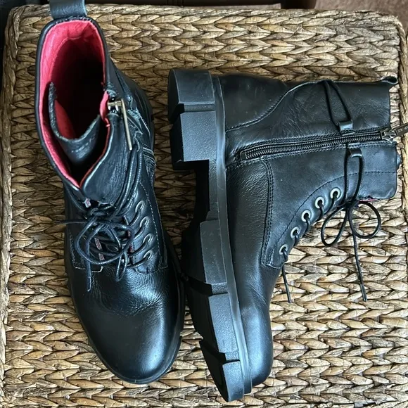 $269 Saint   Sofia Noho Boot -Black Combat Moto Boots Size 7