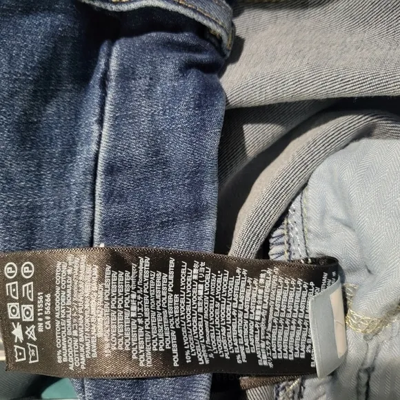 7 For All Mankind A Pocket Distressed Flare Jeans, NWOT,  Sz 30