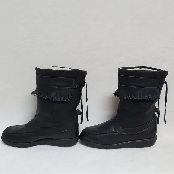 70s Vintage Black Leather Bold Fringe Round Toe Sherpa Lined Mukluk Boots 9