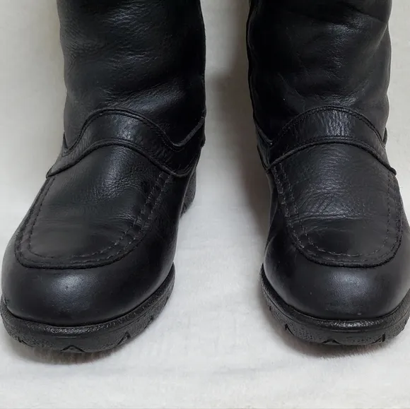 70s Vintage Black Leather Bold Fringe Round Toe Sherpa Lined Mukluk Boots 9