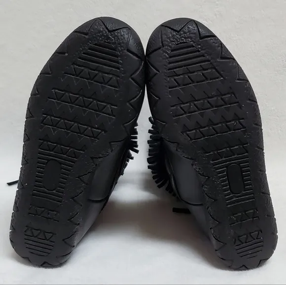 70s Vintage Black Leather Bold Fringe Round Toe Sherpa Lined Mukluk Boots 9