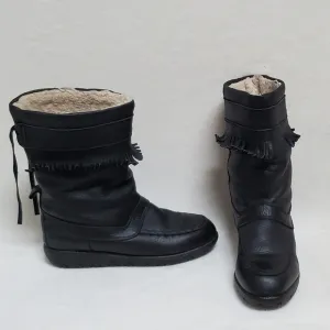 70s Vintage Black Leather Bold Fringe Round Toe Sherpa Lined Mukluk Boots 9