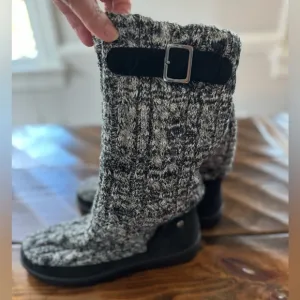 Abeo Knit &amp; suede boots. New without box never worn. Size 6 black/gray