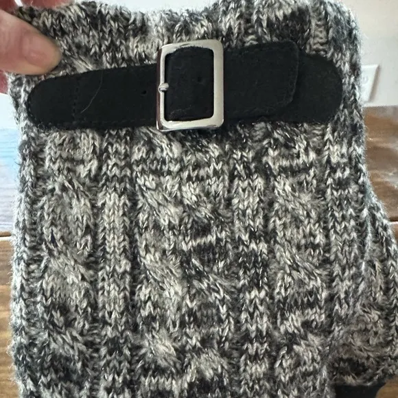 Abeo Knit &amp; suede boots. New without box never worn. Size 6 black/gray