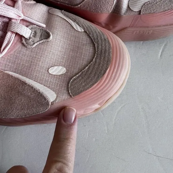 Adidas Men’s Harden Vol5 Icey Pink Sneakers Size 8.