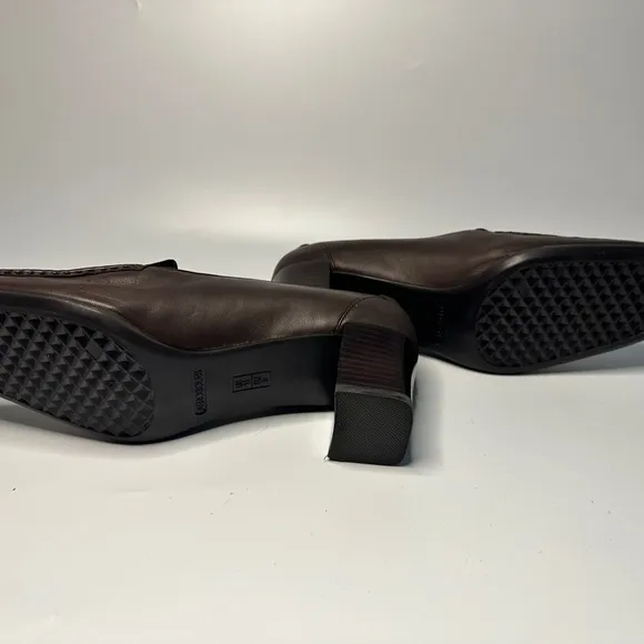 Aerosoles “Barrel of Fun” heeled loafers Womens Size 11 B Coffee Leather Brown