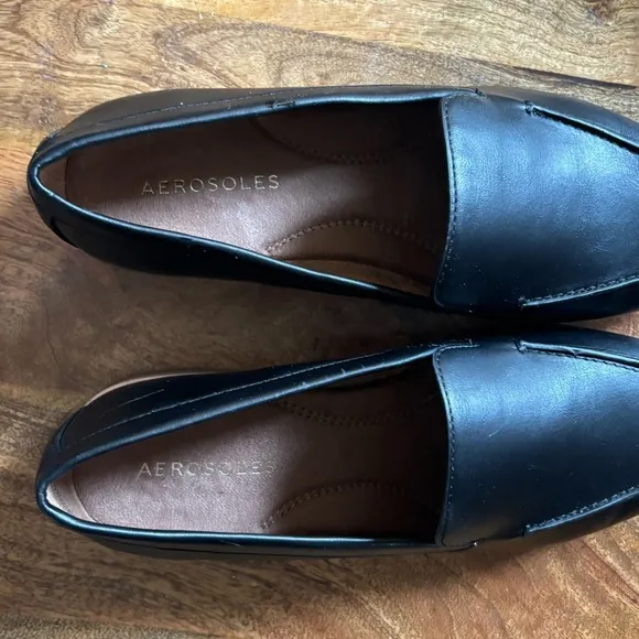AEROSOLES Black Leather Loafers