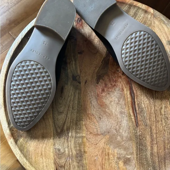 AEROSOLES Black Leather Loafers
