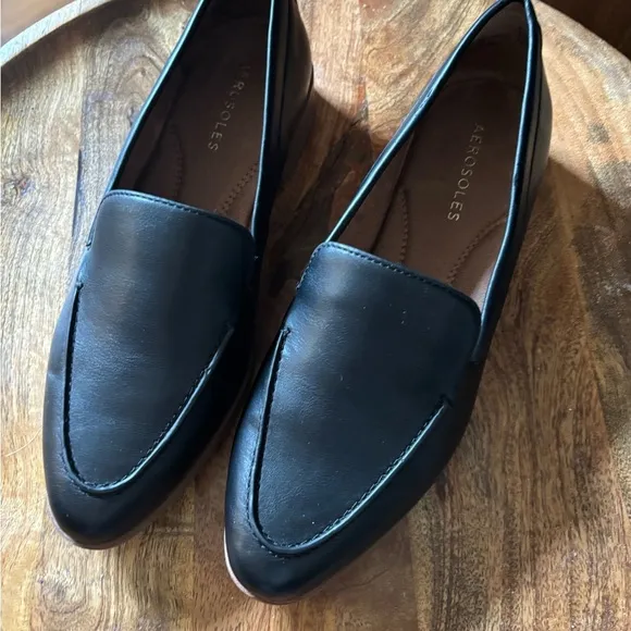 AEROSOLES Black Leather Loafers