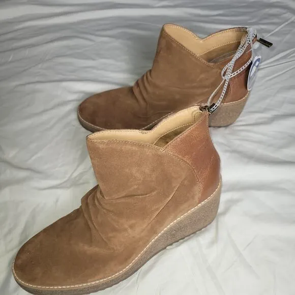 Aetrex Boots Womens 10 Brown Kara Suede Leather Wedge Ankle Bootie Wrinkle WB102
