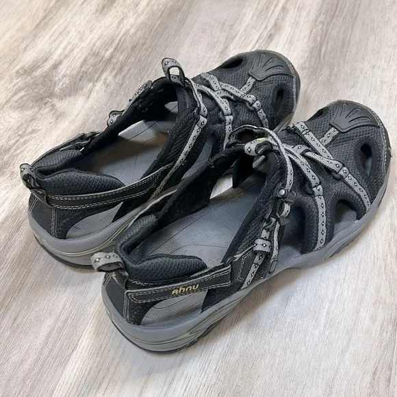 AHNU by Teva Waterproof Water Shoes Outdoor Gorpcore Hiking Sandals / Women’s 10