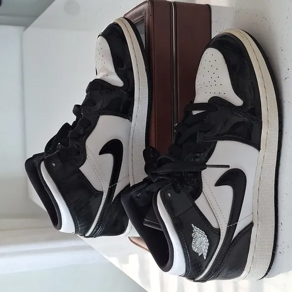 Air Jordan 1 Mid All-Star Carbon Fiber Retro Black White Sz 7.5
