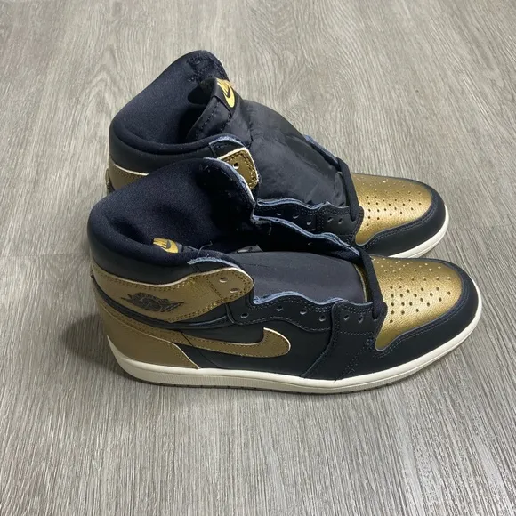 Air Jordan 1 Retro Hi OG Black Gold Mens Shoe Size 8 Gold DZ5485-071 NWT