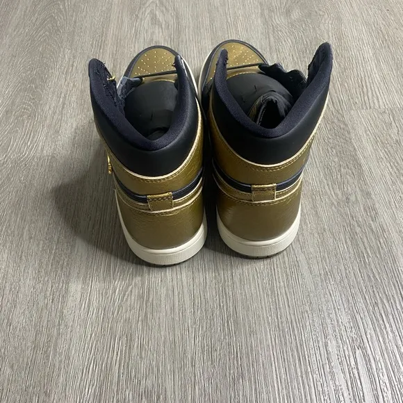 Air Jordan 1 Retro Hi OG Black Gold Mens Shoe Size 8 Gold DZ5485-071 NWT