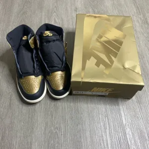 Air Jordan 1 Retro Hi OG Black Gold Mens Shoe Size 8 Gold DZ5485-071 NWT