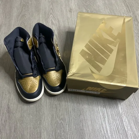 Air Jordan 1 Retro Hi OG Black Gold Mens Shoe Size 8 Gold DZ5485-071 NWT
