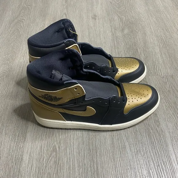 Air Jordan 1 Retro Hi OG Black Gold Mens Shoe Size 8 Gold DZ5485-071 NWT