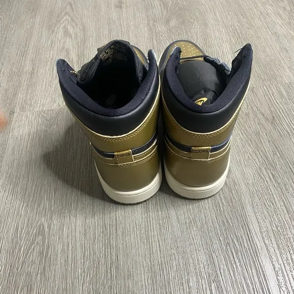 Air Jordan 1 Retro Hi OG Black Gold Mens Shoe Size 8 Gold DZ5485-071 NWT