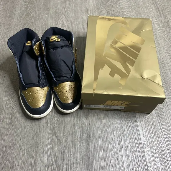 Air Jordan 1 Retro Hi OG Black Gold Mens Shoe Size 8 Gold DZ5485-071 NWT