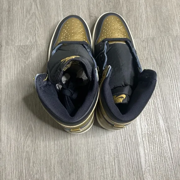 Air Jordan 1 Retro Hi OG Black Gold Mens Shoe Size 8 Gold DZ5485-071 NWT