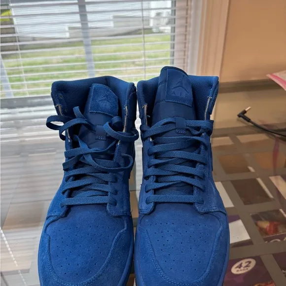 Air Jordan 1 Retro High in Royal Blue