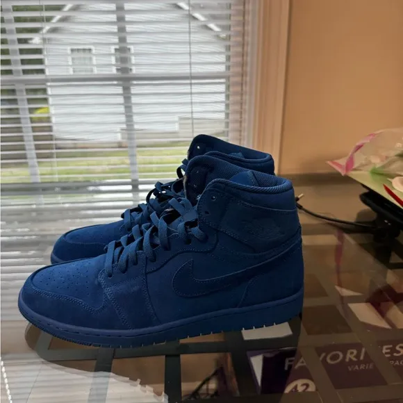 Air Jordan 1 Retro High in Royal Blue