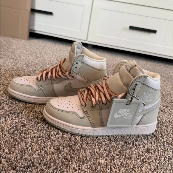 Air Jordan 1 Retro High OG (PS) Sneakers