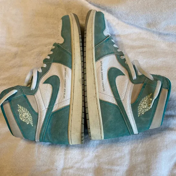Air Jordan 1 Retro High OG- Turbo Green/Sail White