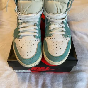 Air Jordan 1 Retro High OG- Turbo Green/Sail White