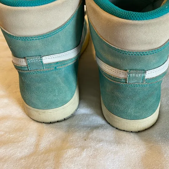 Air Jordan 1 Retro High OG- Turbo Green/Sail White
